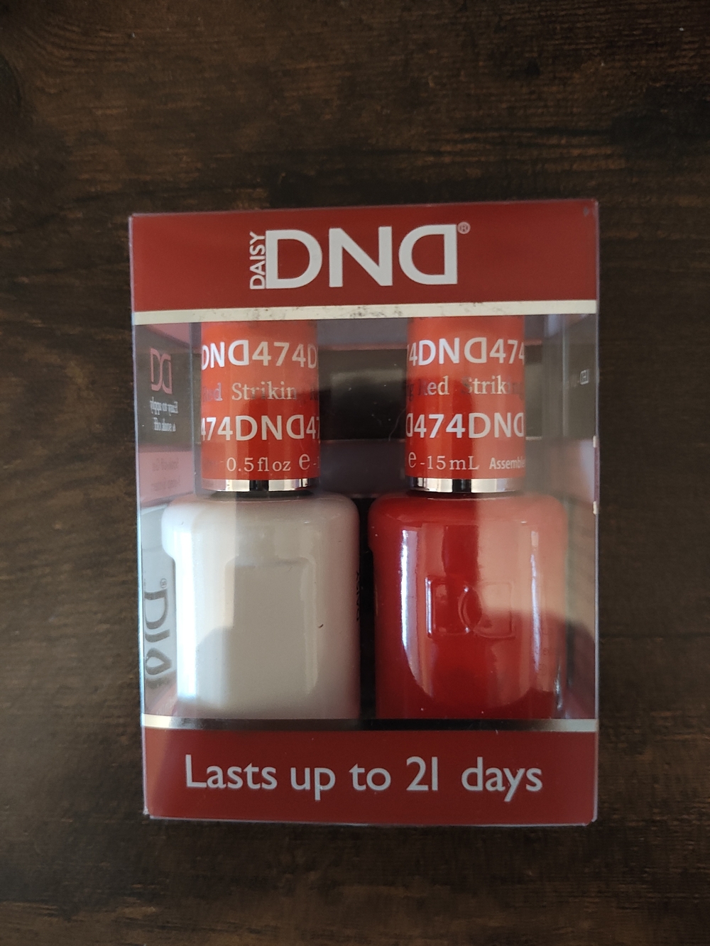 DND Daisy Professional Nail Polish Set — Striking Red #474